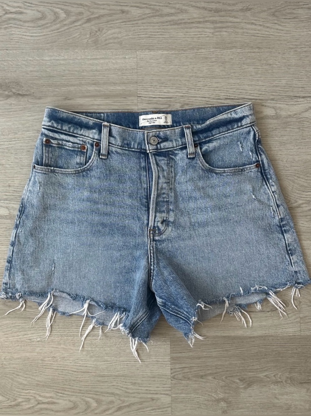 ABERCROMBIE & FITCH DAD SHORT HR CURVE LOVE